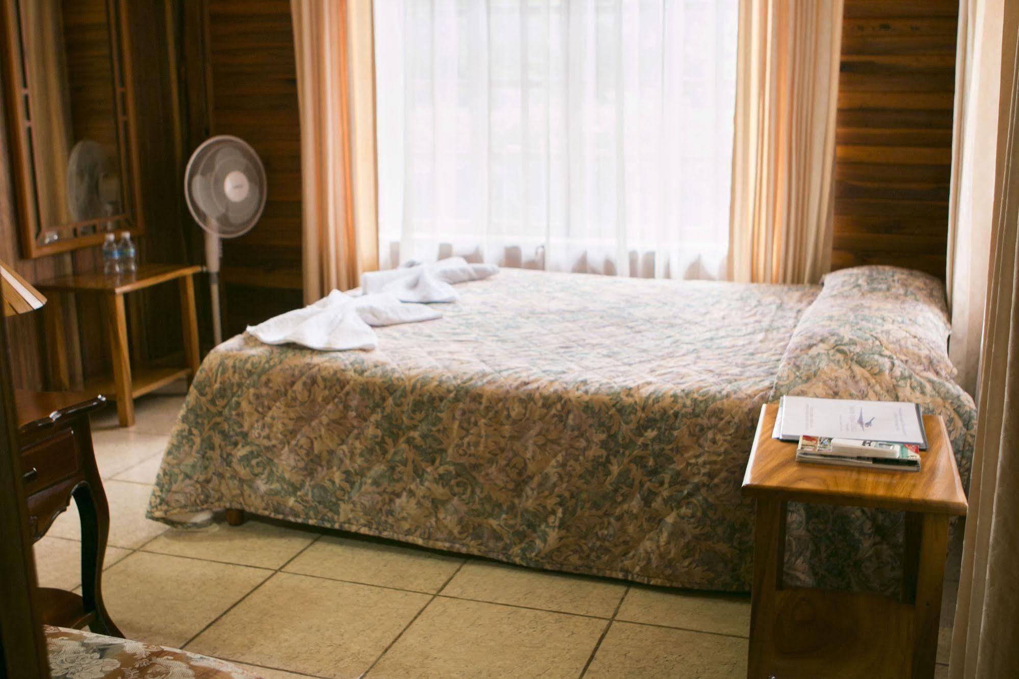 Santa Elena Lodge Cuajiniquil Extérieur photo